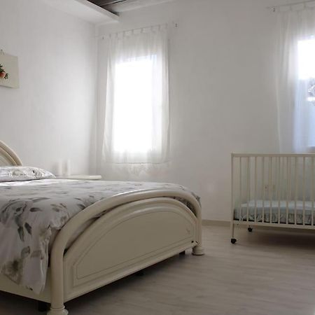 Apartment With Terrace In Chioggia'S Main Square Exteriör bild