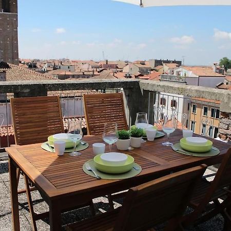 Apartment With Terrace In Chioggia'S Main Square Exteriör bild