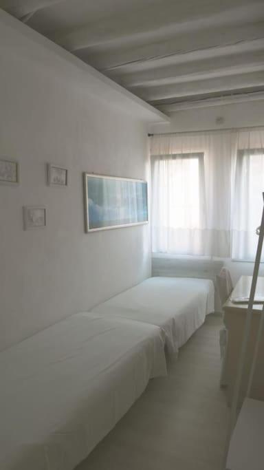 Apartment With Terrace In Chioggia'S Main Square Exteriör bild