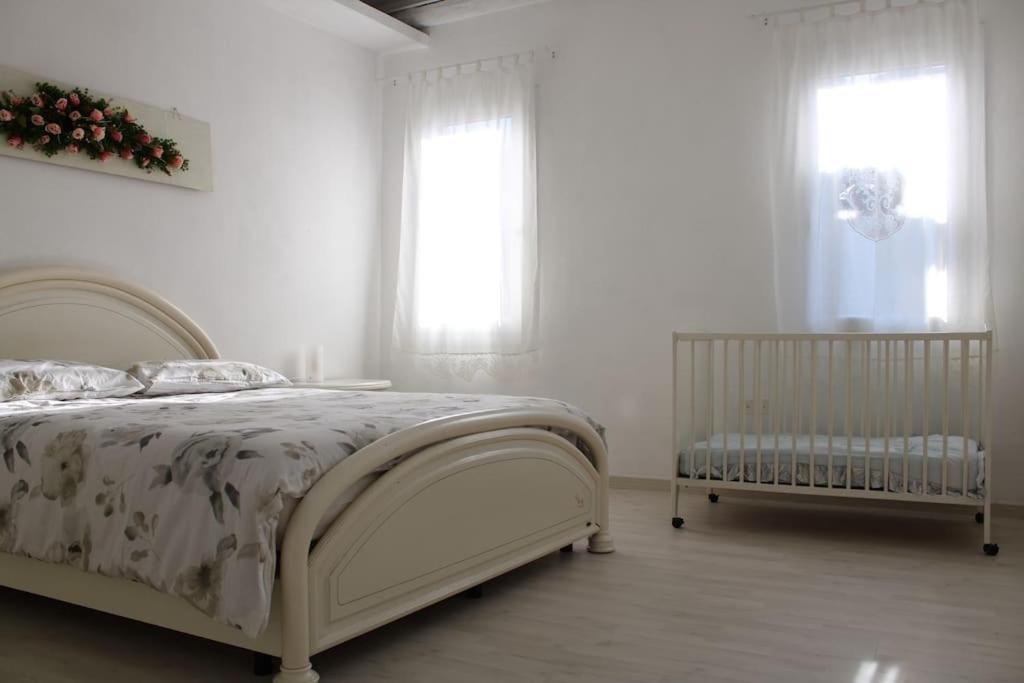 Apartment With Terrace In Chioggia'S Main Square Exteriör bild