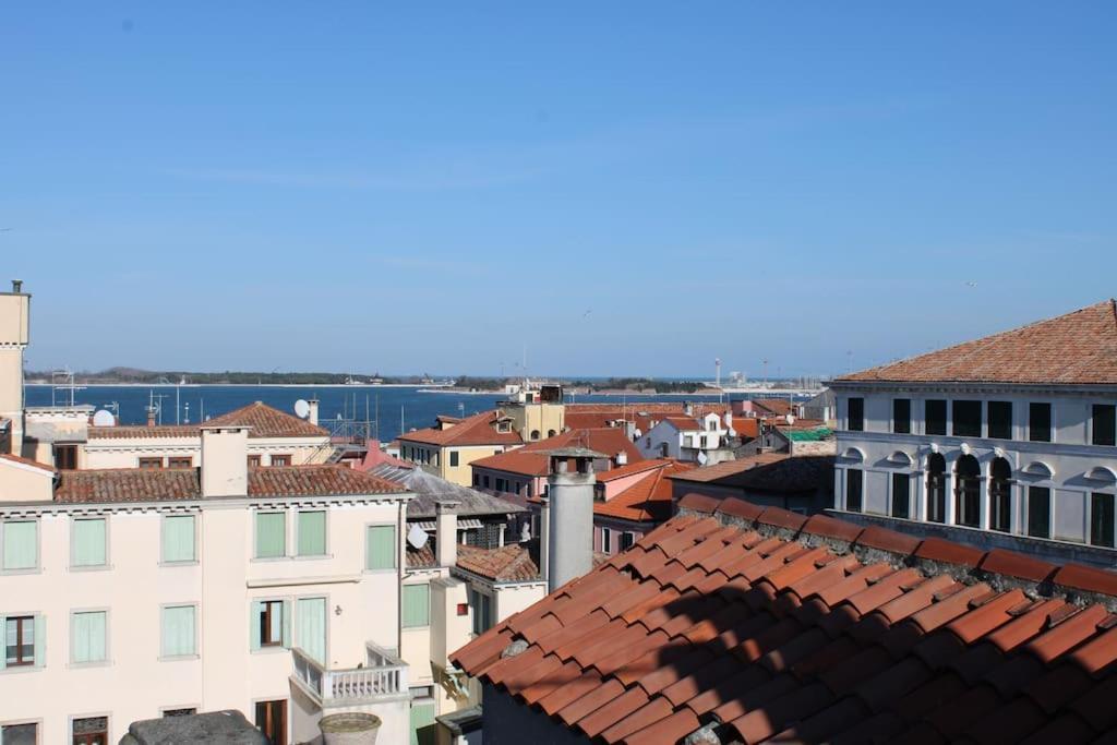 Apartment With Terrace In Chioggia'S Main Square Exteriör bild