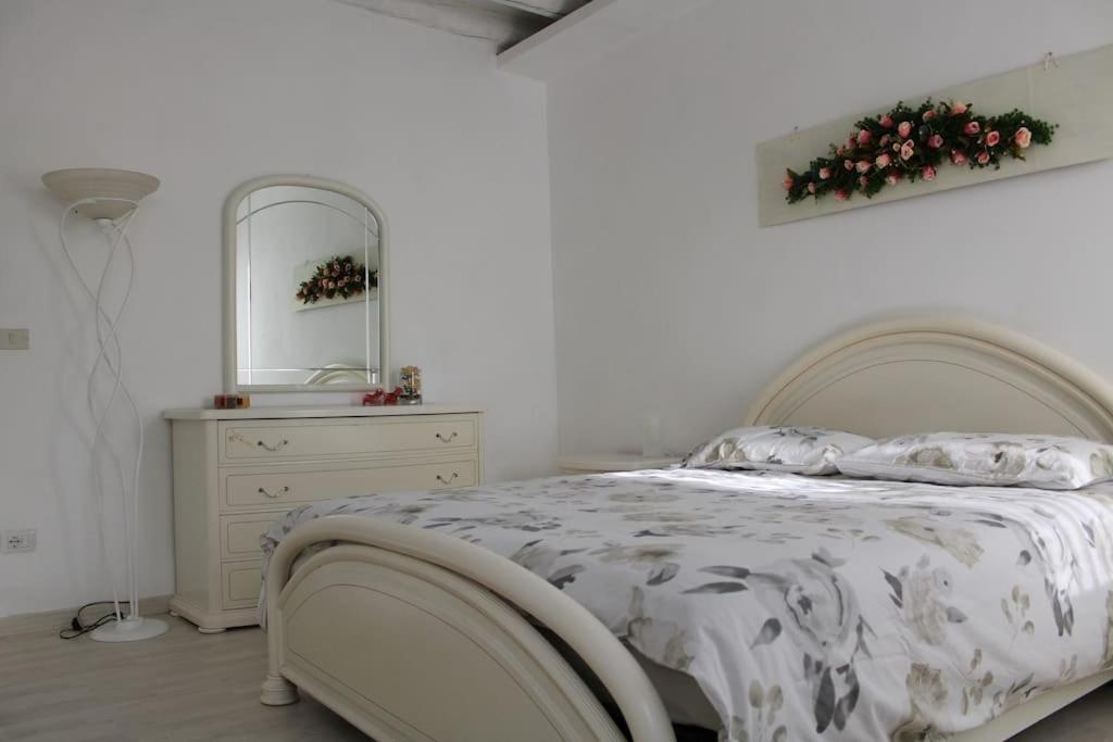 Apartment With Terrace In Chioggia'S Main Square Exteriör bild