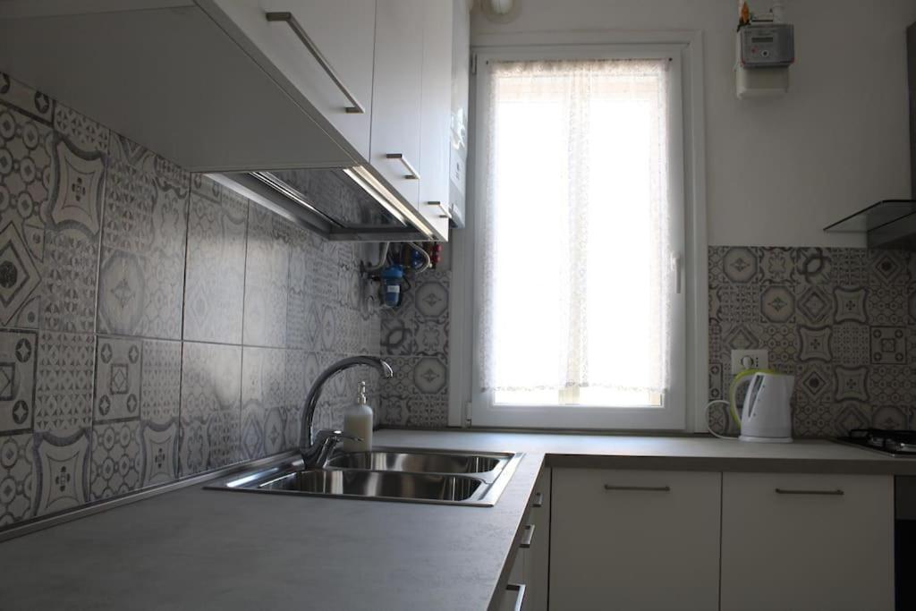 Apartment With Terrace In Chioggia'S Main Square Exteriör bild